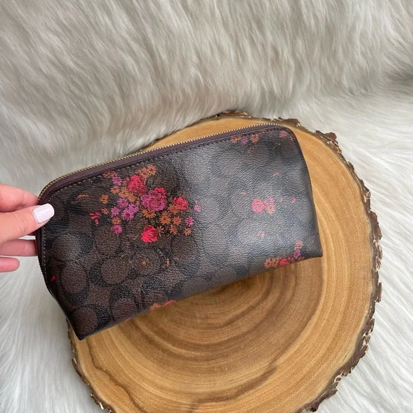 LIKE NEW Coach floral cosmetic bag - Picture 6 of 11